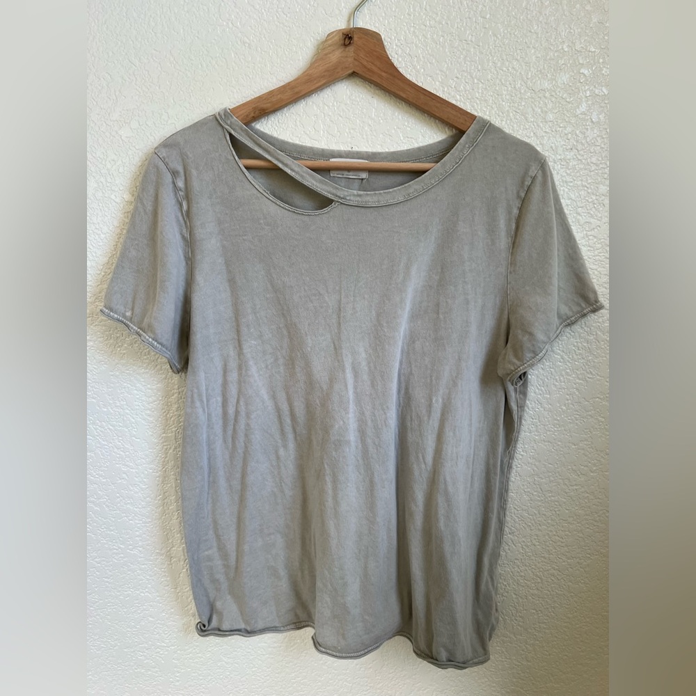 Anthropologie t.la t shirt